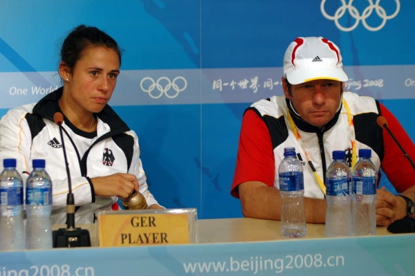 Tina Bachmann und Michael Behrmann in der PK.