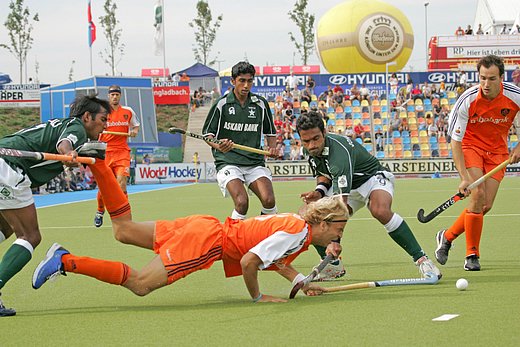 © Herbert Bohlscheid (www.sportfoto.tv) / Wolfgang Quednau (www.hockeyimage.net)